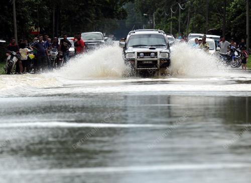 PH15_14012012_BANJIR