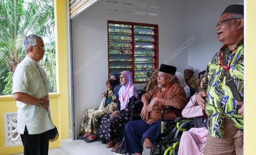 AL-SULTAN ABDULLAH RI'AYATUDDIN AL-MUSTAFA BILLAH SHAH