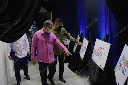 DATUK SERI WAN ROSDY WAN ISMAIL