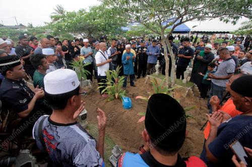 PENGEBUMIAN JENAZAH ALLAHYARHAM KONSTABEL MUHAMAD SYAFIQ AHMAD S