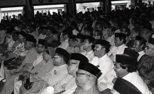 DR. MAHATHIR MOHAMAD