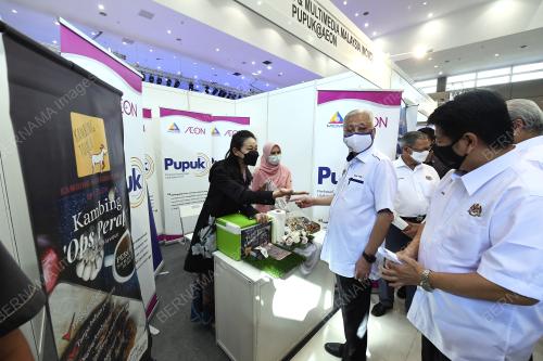 DATUK SERI ISMAIL SABRI YAAKOB