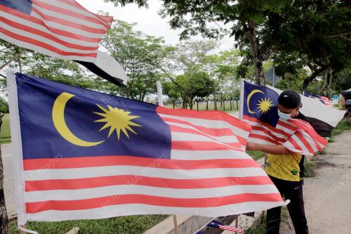 PH15_22082021_BENDERA