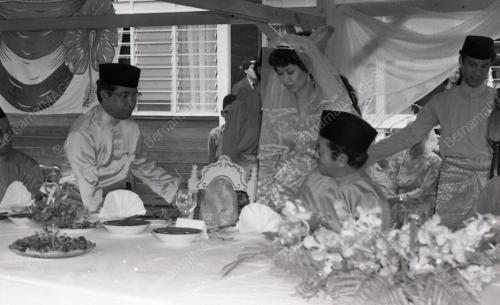 DR. MAHATHIR MOHAMAD