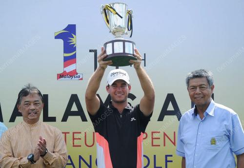 PH15_26052013_GOLF