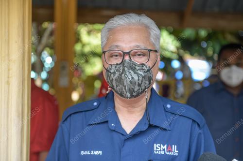 DATUK SERI ISMAIL SABRI YAAKOB 