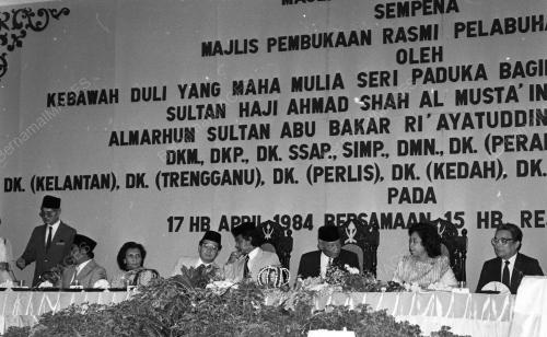 PH15_29062015_AGONG_LAWAT