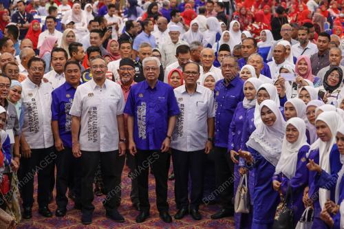 DATUK SERI ISMAIL SABRI YAAKOB