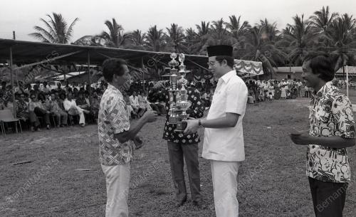 MOHD NAJIB TUN ABDUL RAZAK