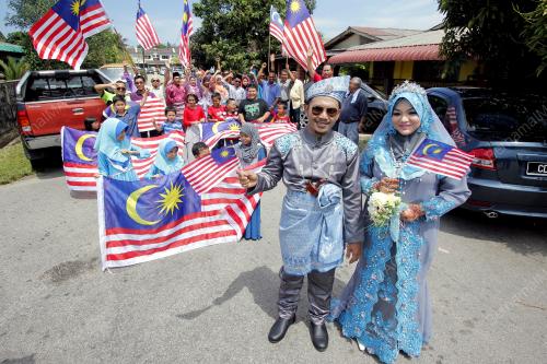 PH15_31082013_KAHWIN