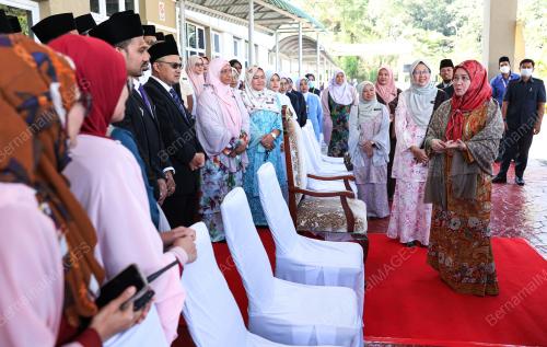 TUNKU HAJAH AZIZAH AMINAH MAIMUNAH ISKANDARIAH
