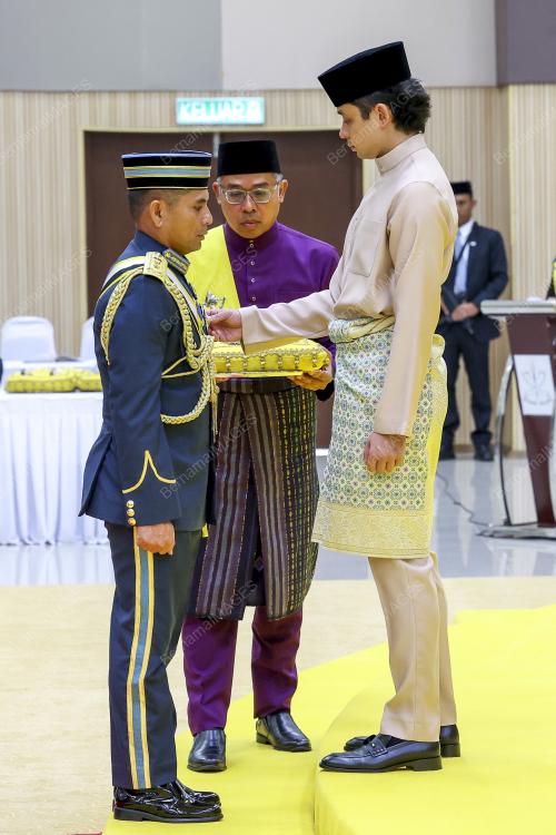 TENGKU HASSANAL IBRAHIM ALAM SHAH