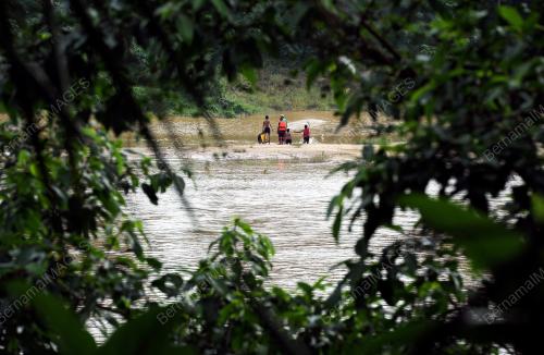 PH16_08112015_BANJIR