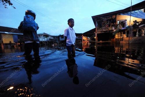 PH16_12012015_BANJIR