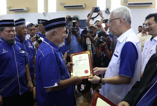 DATUK SERI ISMAIL SABRI YAAKOB