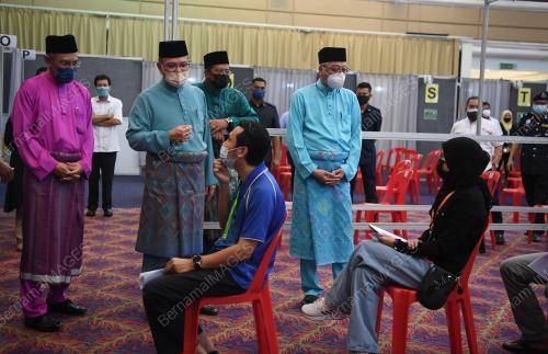 DATUK SERI ISMAIL SABRI YAAKOB