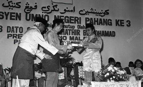 DR. MAHATHIR MOHAMAD