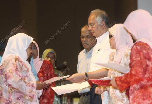 MOHD NAJIB TUN ABDUL RAZAK