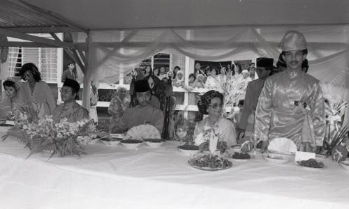 DR. MAHATHIR MOHAMAD