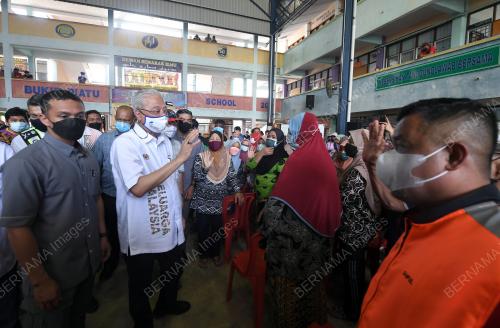 DATUK SERI ISMAIL SABRI YAAKOB