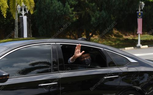 DATUK SERI ISMAIL SABRI YAAKOB