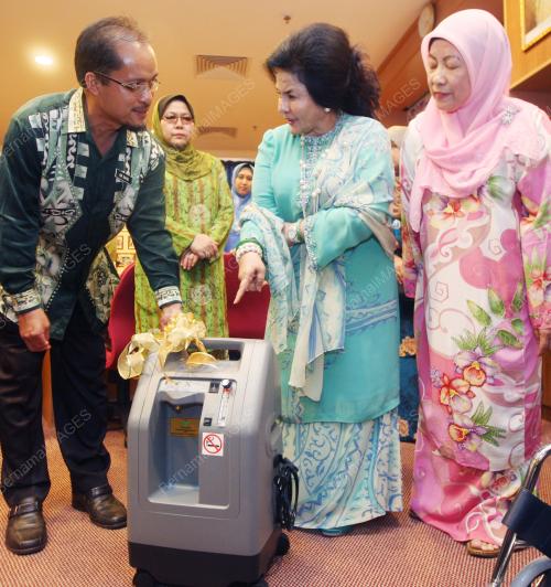 DATIN SERI ROSMAH MANSOR