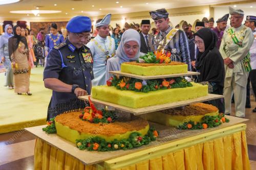 AL-SULTAN ABDULLAH RI'AYATUDDIN AL-MUSTAFA BILLAH SHAH