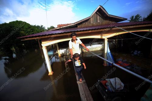 PH17_10012015_BANJIR