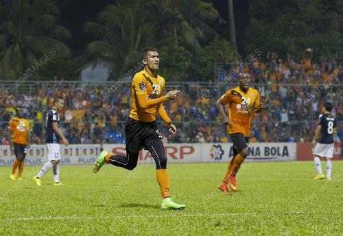 PH17_10102014_BOLA