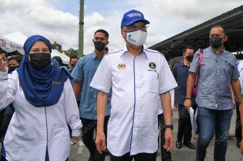 DATUK SERI ISMAIL SABRI YAAKOB