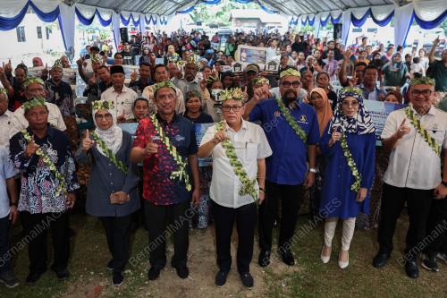 DATUK SERI WAN ROSDY WAN ISMAIL