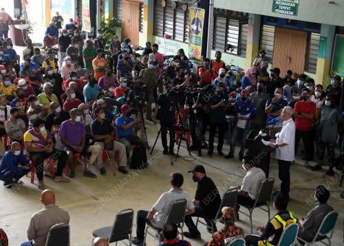 DATUK SERI ISMAIL SABRI YAAKOB