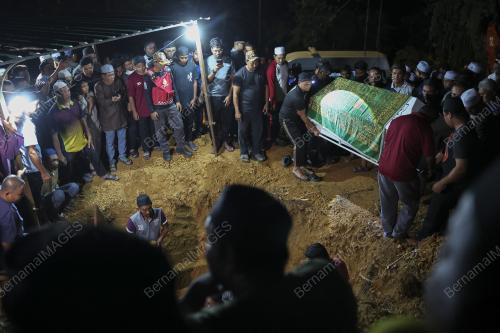 LIMA SEKLUARGA MAUT DALAM KEBAKARAN