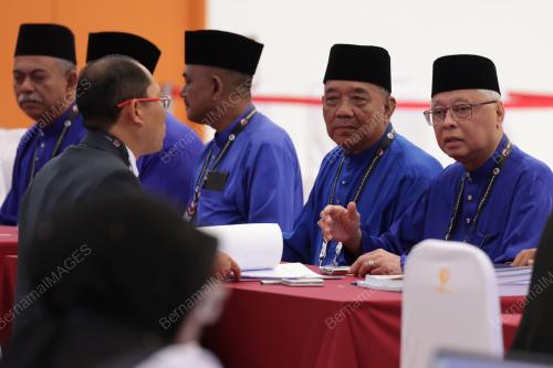 DATUK SERI ISMAIL SABRI YAAKOB