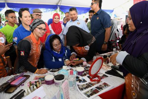 PH18_06052018_ROSMAH_MANSOR