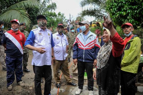 DATUK SERI ISMAIL SABRI YAAKOB