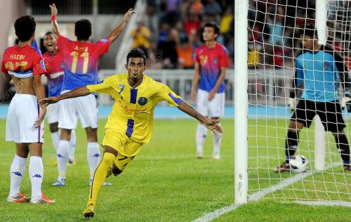 PH18_08012013_BOLA