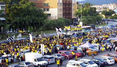 PH18_09112013_BOLA