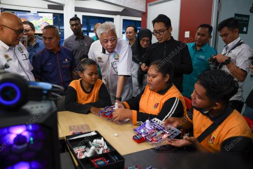 DATUK SERI ISMAIL SABRI YAAKOB