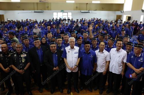 DATUK SERI ISMAIL SABRI YAAKOB