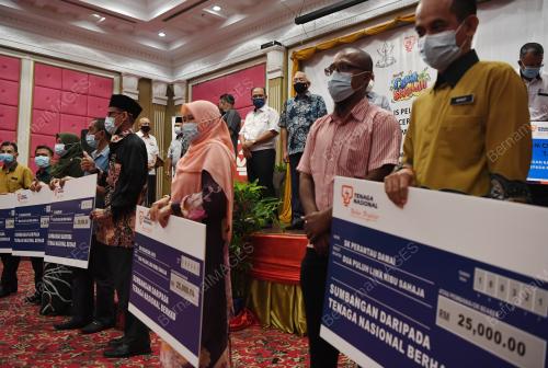 DATUK SERI WAN ROSDY WAN ISMAIL