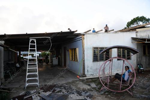 RIBUT KAMPUNG BALOK