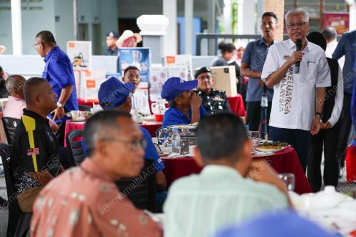 DATUK SERI ISMAIL SABRI YAAKOB