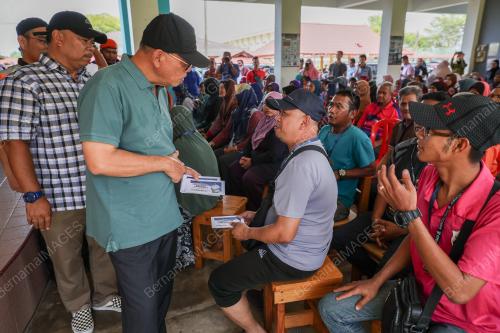 DATUK SERI WAN ROSDY WAN ISMAIL