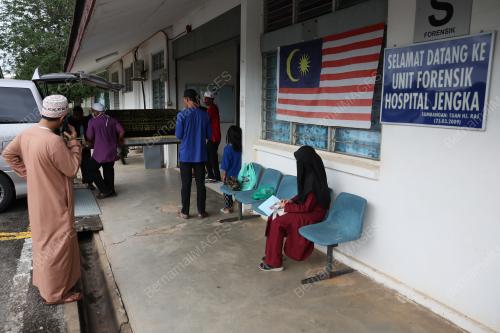 KEMALANGAN RAGUT 3 SEKELUARGA DI LPT