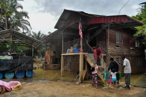 KUALA TRIANG DILANDA BANJIR GELOMBANG KEDUA