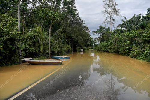 BANJIR DI MARAN