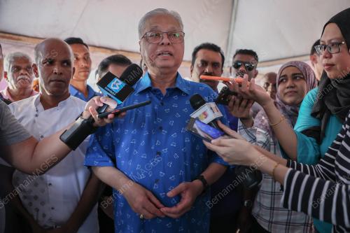 DATUK SERI ISMAIL SABRI YAAKOB