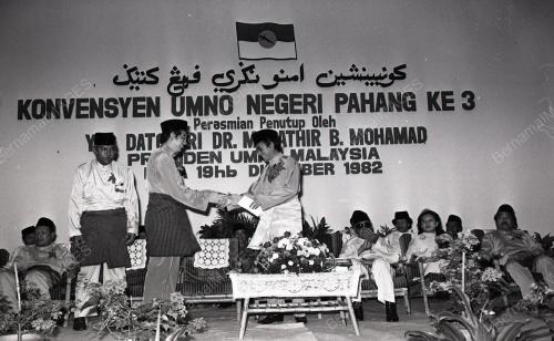 DR. MAHATHIR MOHAMAD