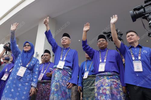 DATUK SERI ISMAIL SABRI YAAKOB